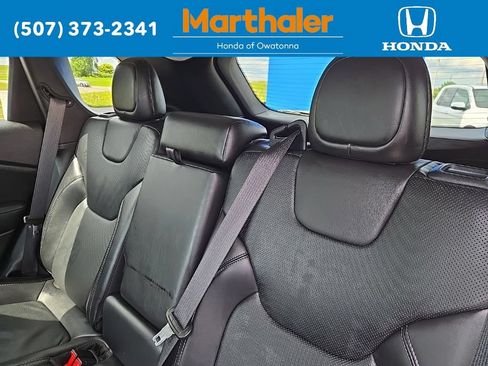 Used 2020 Jeep Cherokee Limited AWD/4WD image 13