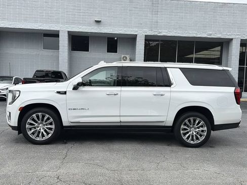 Used 2023 GMC Yukon XL Denali RWD image 2