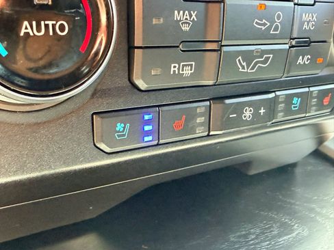 Used 2020 Ford F150 Platinum w/ Equipment Group 701A Luxury AWD/4WD image 20