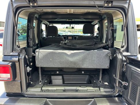 Used 2019 Jeep Wrangler Sport AWD/4WD image 21