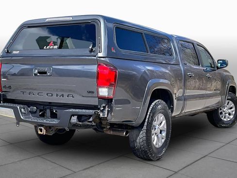 Used 2019 Toyota Tacoma SR5 AWD/4WD image 13