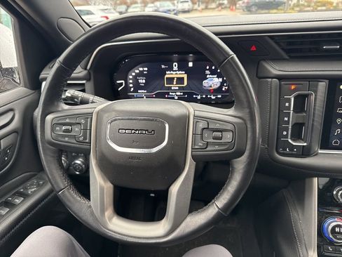 Used 2022 GMC Yukon Denali image 40