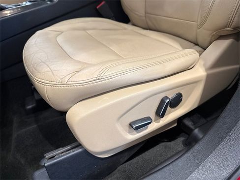 Used 2017 Ford Explorer XLT w/ Equipment Group 202A image 14