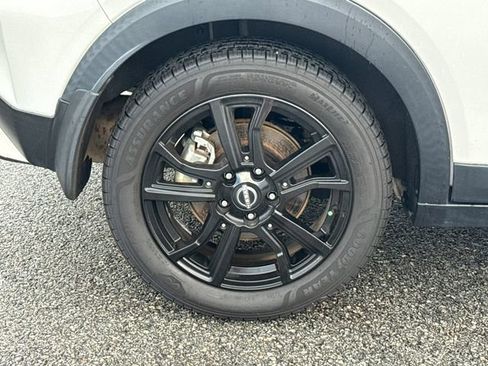 Used 2023 Nissan Kicks SR FWD image 17