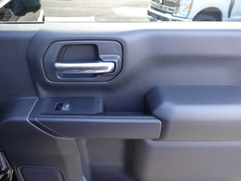 Used 2025 Chevrolet Silverado 2500 Custom w/ Custom Value Package image 25