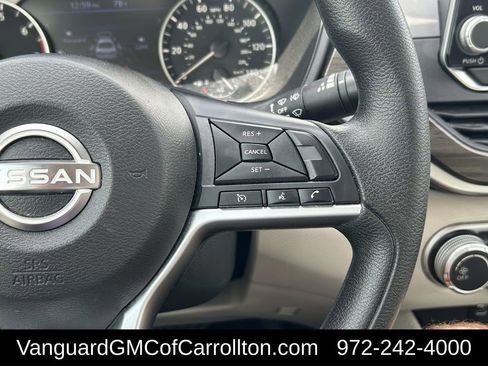 Used 2024 Nissan Altima 2.5 SV FWD image 16