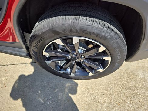 Used 2025 Chevrolet Equinox RS w/ Safety and Technology Package FWD image 12