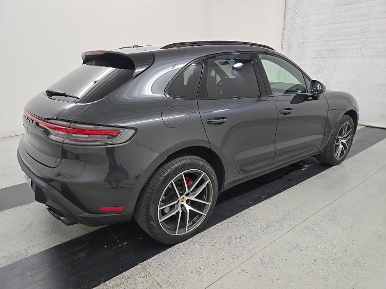 Used 2024 Porsche Macan S AWD/4WD image 2