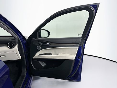 Used 2021 Alfa Romeo Stelvio Ti w/ Premium Package image 33