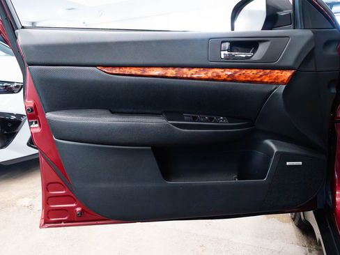 Used 2012 Subaru Outback 2.5i Limited w/ Moonroof Pkg image 17