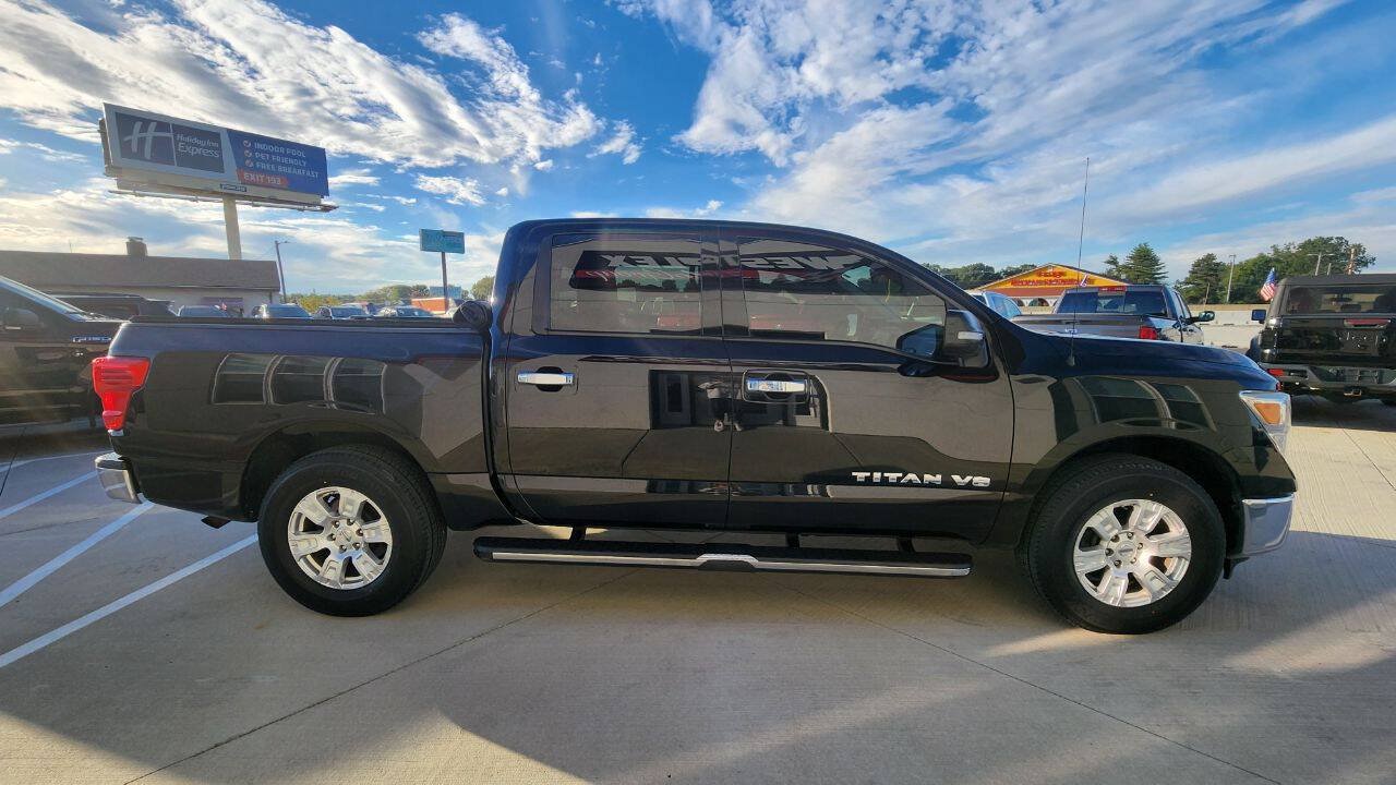 Used 2018 Nissan Titan SV AWD/4WD image 7