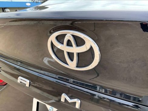 Used 2025 Toyota Camry SE image 28