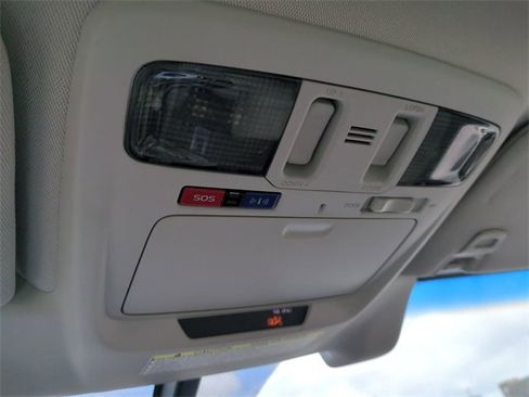 Used 2017 Subaru Outback 3.6R Limited image 24