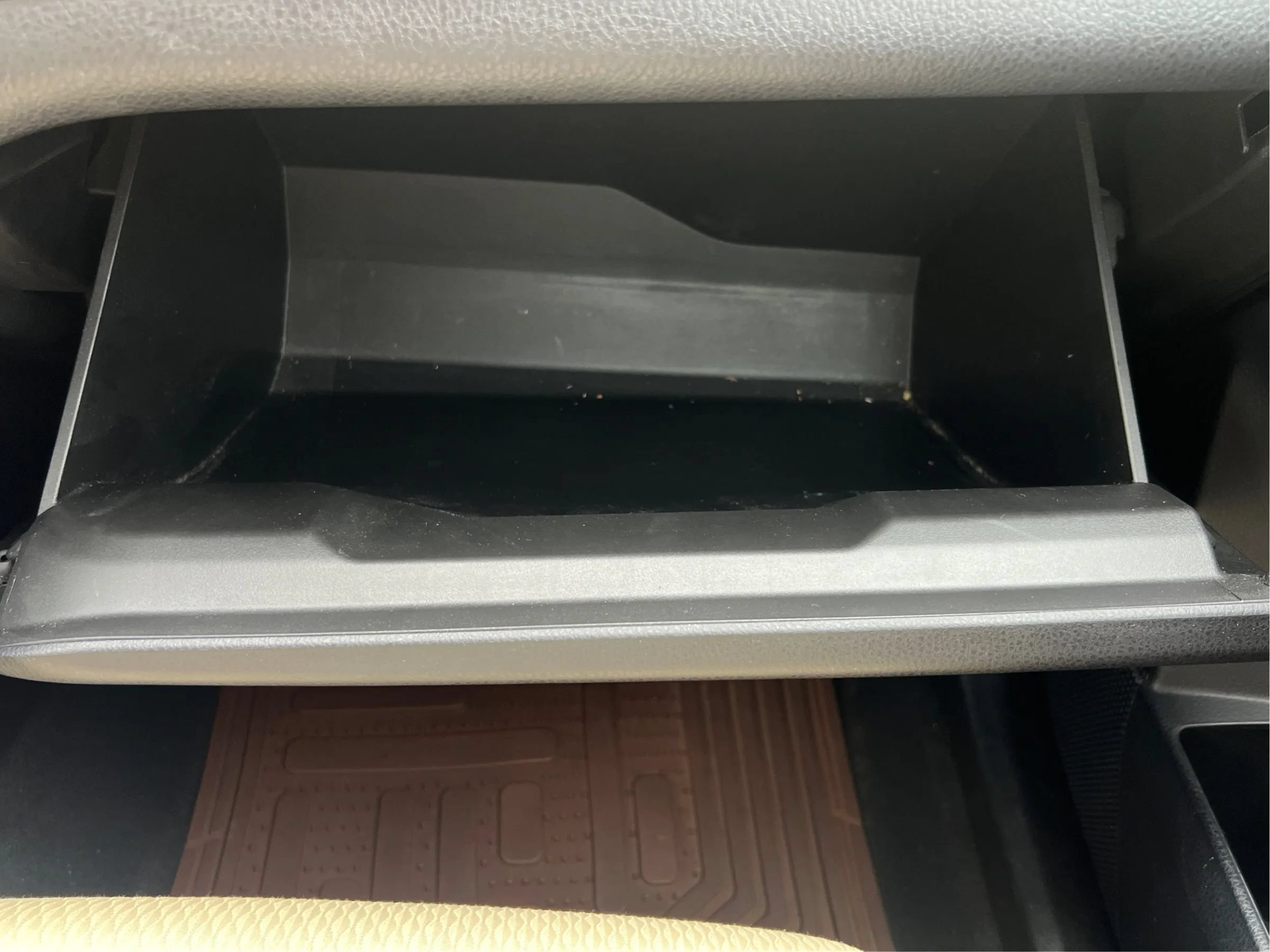 Used 2017 Toyota Corolla LE FWD image 50