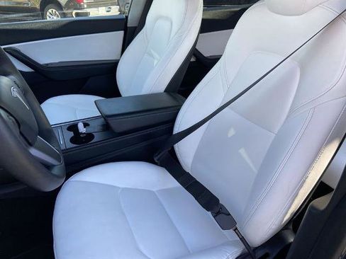 Used 2021 Tesla Model Y Long Range image 14