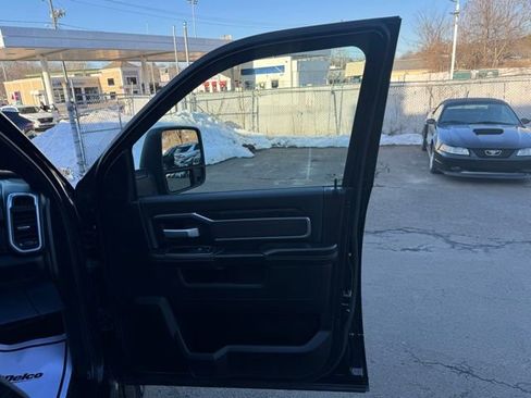 Used 2024 RAM 2500 Big Horn AWD/4WD image 12