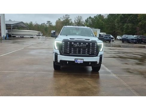 New 2026 GMC Sierra 2500 Denali Ultimate w/ LPO, Black Badging Package image 3