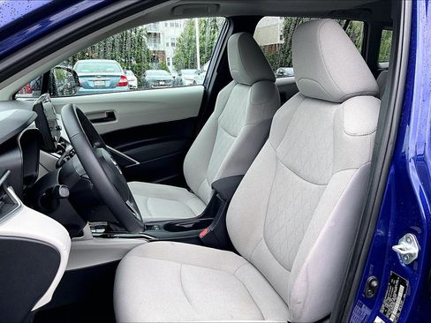 Used 2022 Toyota Corolla Cross LE w/ Moonroof Package AWD/4WD image 24