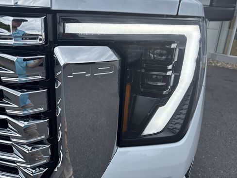 New 2026 GMC Sierra 2500 Denali AWD/4WD image 9