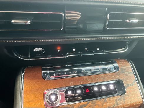 Used 2025 Lincoln Aviator Black Label w/ Black Label Special Edition AWD/4WD image 17