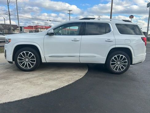 Used 2023 GMC Acadia Denali w/ Trailering Package image 4