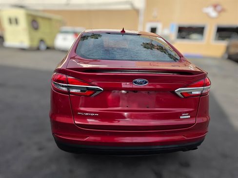 Used 2020 Ford Fusion SE w/ Equipment Group 151A FWD image 9