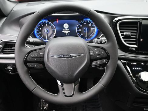 New 2026 Chrysler Pacifica Select w/ S Appearance Package FWD image 17