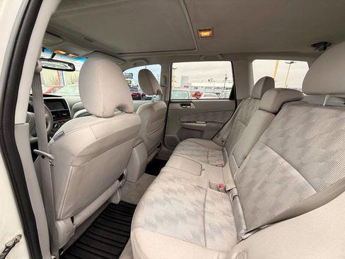 Used 2010 Subaru Forester 2.5X Premium image 8