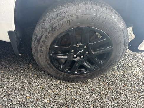 Used 2022 Chevrolet Silverado 1500 Custom image 23