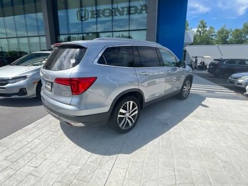 Used 2018 Honda Pilot Touring image 6