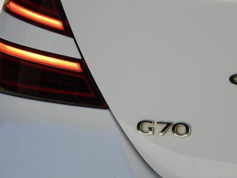 Used 2022 Genesis G70 2.0T RWD image 10