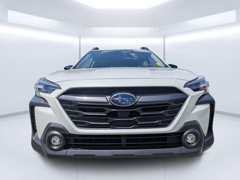 Certified 2025 Subaru Outback Premium AWD/4WD image 8