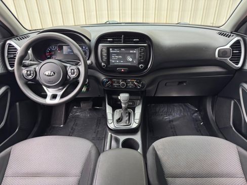 Used 2021 Kia Soul LX FWD image 11