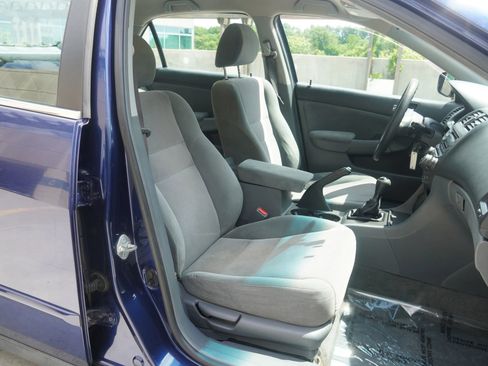 Used 2004 Honda Accord LX image 38
