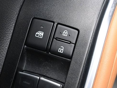 Certified 2025 Toyota Highlander Platinum image 13