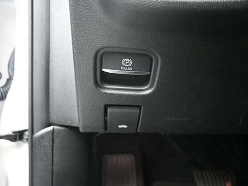 Used 2023 Jeep Grand Cherokee Limited w/ Black Appearance Package AWD/4WD image 17