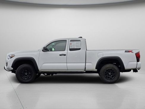 Used 2022 Toyota Tacoma SR image 20