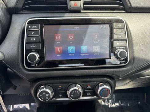 Used 2024 Nissan Versa S w/ Trunk Package image 25