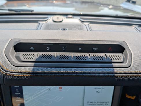 Used 2024 Ford Bronco Badlands image 32