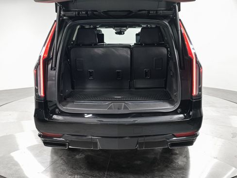 Used 2024 Cadillac Escalade Sport Platinum w/ LPO, ONYX Package AWD/4WD image 6
