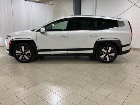 Used 2026 Hyundai Ioniq 9 SEL image 2