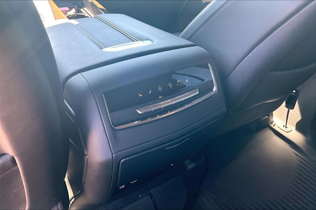 Used 2024 Cadillac Escalade Sport Platinum AWD/4WD image 24
