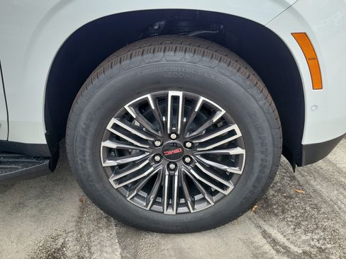 New 2026 GMC Yukon Elevation w/ Elevation Premium Package RWD image 4