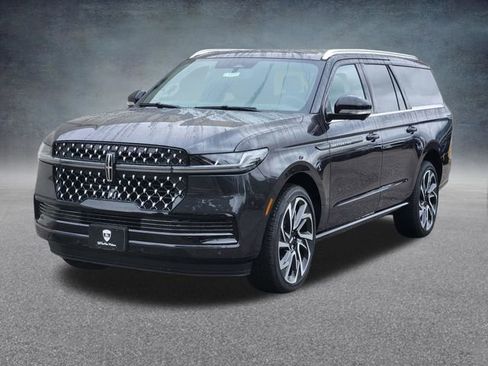 New 2026 Lincoln Navigator L Black Label AWD/4WD image 3