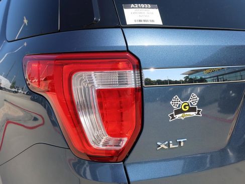 Used 2019 Ford Explorer XLT w/ Class II Trailer Tow Package image 11