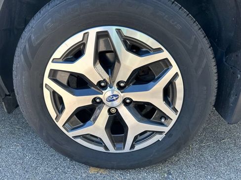 Used 2019 Subaru Forester Premium AWD/4WD image 24