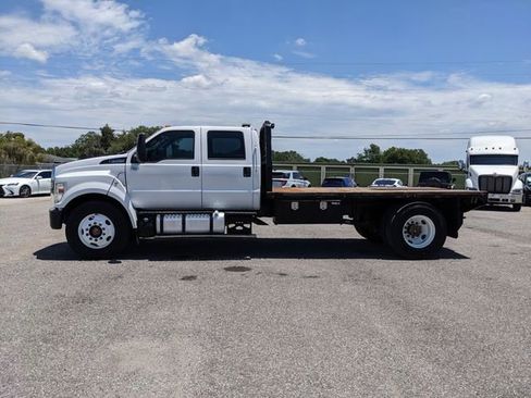 Used 2021 Ford F750 2WD Crew Cab Super Duty image 7