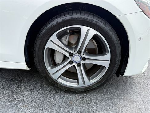 Used 2017 Mercedes-Benz E 300 4MATIC image 27
