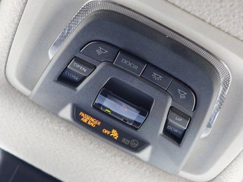 Used 2022 Toyota Corolla Cross LE w/ Moonroof Package FWD image 35