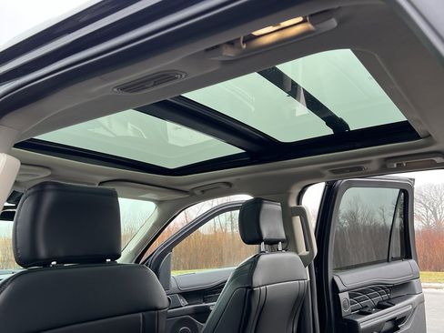 Used 2019 Ford Expedition Max Platinum image 39